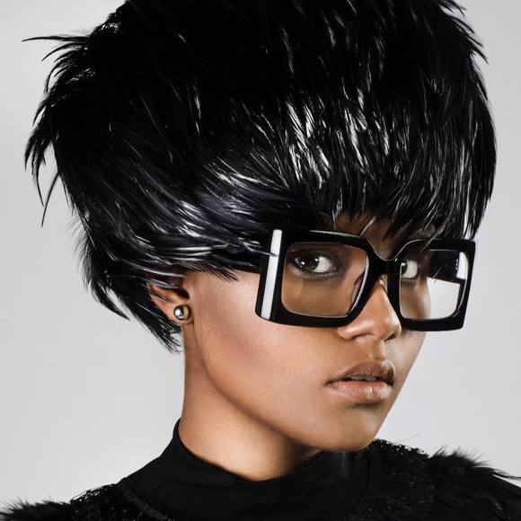 Meet your Posher, Lorraine - Picture 1 of 1